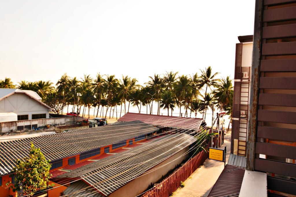 The Day Hotel Chonburi Room photo